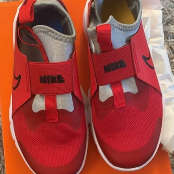 BRAND NEW boy girl youth nike Nike flex runner red slip on shoes size 2Y - Picture 7 of 8